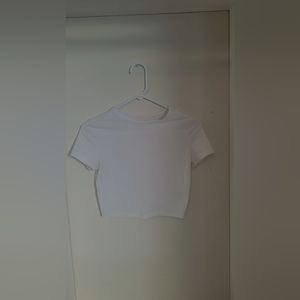 White cropped baby tee